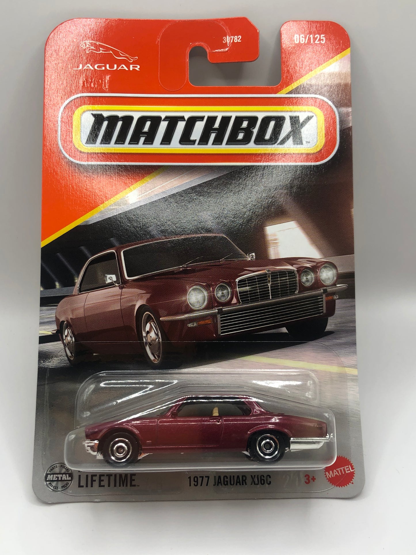 1977 Jaguar XJ6C Matchbox 1:64 Die Cast Car Maroon 06/125 1:64