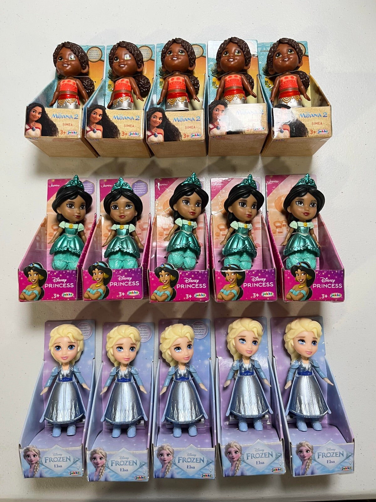 Disney 3 inch Figure-Bulk Lot-15 dolls-Great for giveaways-less than $2.75 each
